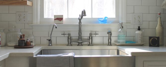 kitchen farmhouse sink